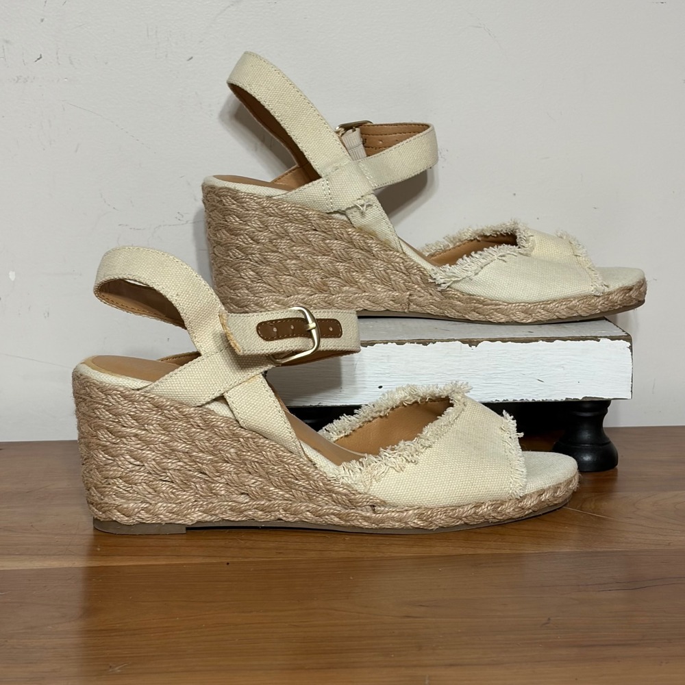 Tommy Bahama Savanah Cream Canvas Frayed Espadrille Wedge Sandals Size 9M